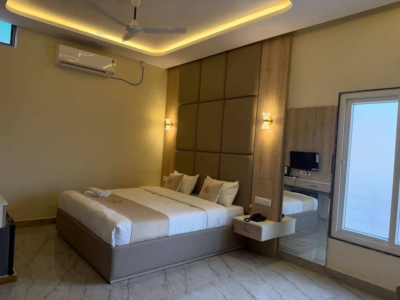 room-image-large